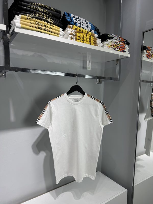 BurberryT-shirt