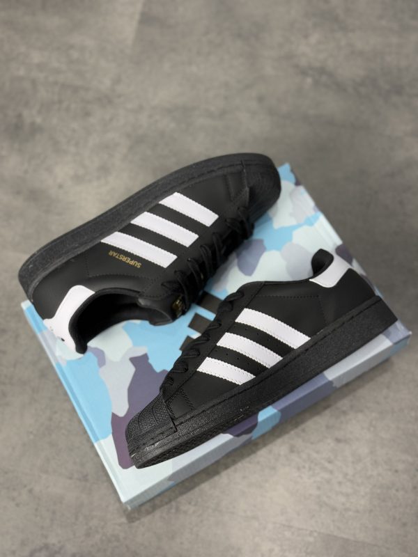 Adidasm Superstar